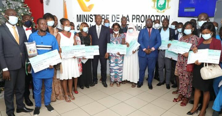Côte d&rsquo;Ivoire/Projet Enable Youth: 20 agripreneurs reçoivent plus de 500 millions Fcfa
