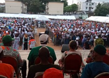 Adjamé/ Pour la victoire du Président Ouattara : Les femmes Rhdp ont envahi le stade Jean de Lafosse des 220 logements