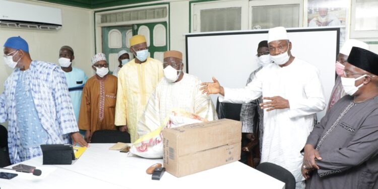 Ramadan : don de 345,2 tonnes de sucre et 339 tonnes de riz du président Alassane Ouattara aux musulmans