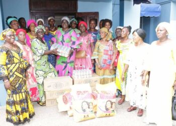 Ramadan 2019 : Mabri Toikeusse offre des vivres aux musulmanes de l’UDPCI