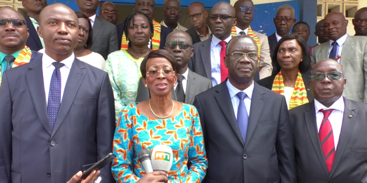 Côte d’Ivoire : les enseignants contractuels en formation