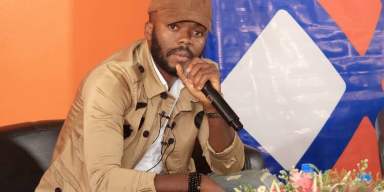 Invité de l’UJOCCI/Kerozen Dj casse les Papos sur sa fiancée, Emma Dobré et son intimité