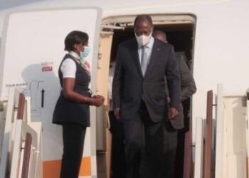 Le président Alassane Ouattara a regagné Abidjan, après une semaine en France