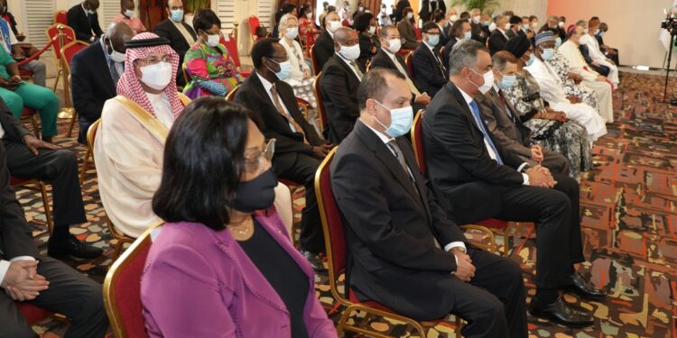 L’Album photos de la cérémonie de présentation des vœux de nouvel an des armées et du corps diplomatique au Chef de l’Etat Alassane Ouattara. . Photos : Saint Cyrille