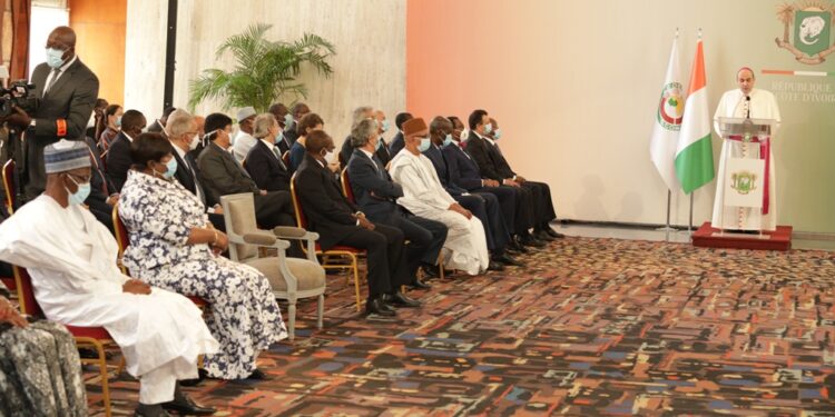 L’Album photos de la cérémonie de présentation des vœux de nouvel an des armées et du corps diplomatique au Chef de l’Etat Alassane Ouattara. . Photos : Saint Cyrille