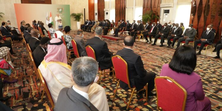 L’Album photos de la cérémonie de présentation des vœux de nouvel an des armées et du corps diplomatique au Chef de l’Etat Alassane Ouattara. . Photos : Saint Cyrille