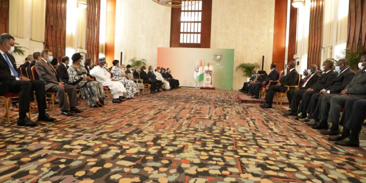 L’Album photos de la cérémonie de présentation des vœux de nouvel an des armées et du corps diplomatique au Chef de l’Etat Alassane Ouattara. . Photos : Saint Cyrille
