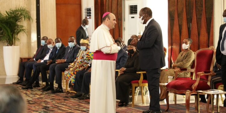 L’Album photos de la cérémonie de présentation des vœux de nouvel an des armées et du corps diplomatique au Chef de l’Etat Alassane Ouattara. . Photos : Saint Cyrille
