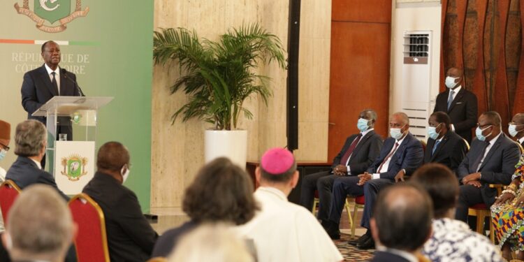 L’Album photos de la cérémonie de présentation des vœux de nouvel an des armées et du corps diplomatique au Chef de l’Etat Alassane Ouattara. . Photos : Saint Cyrille