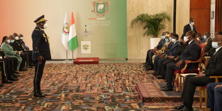 L’Album photos de la cérémonie de présentation des vœux de nouvel an des armées et du corps diplomatique au Chef de l’Etat Alassane Ouattara. . Photos : Saint Cyrille