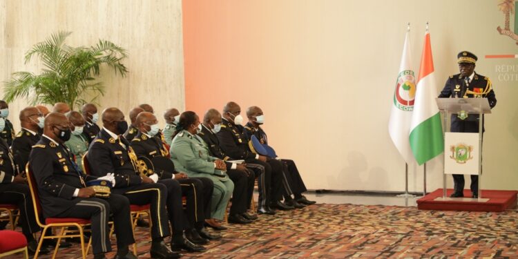 L’Album photos de la cérémonie de présentation des vœux de nouvel an des armées et du corps diplomatique au Chef de l’Etat Alassane Ouattara. . Photos : Saint Cyrille