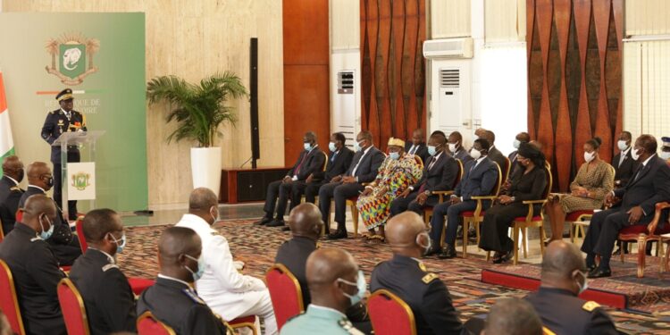 L’Album photos de la cérémonie de présentation des vœux de nouvel an des armées et du corps diplomatique au Chef de l’Etat Alassane Ouattara. . Photos : Saint Cyrille