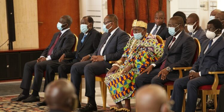 L’Album photos de la cérémonie de présentation des vœux de nouvel an des armées et du corps diplomatique au Chef de l’Etat Alassane Ouattara. . Photos : Saint Cyrille