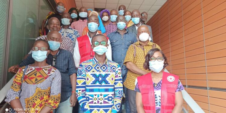 Côte d’Ivoire/Lutte contre la Covid-19: La Croix-Rouge forme 60 journalistes et animateurs