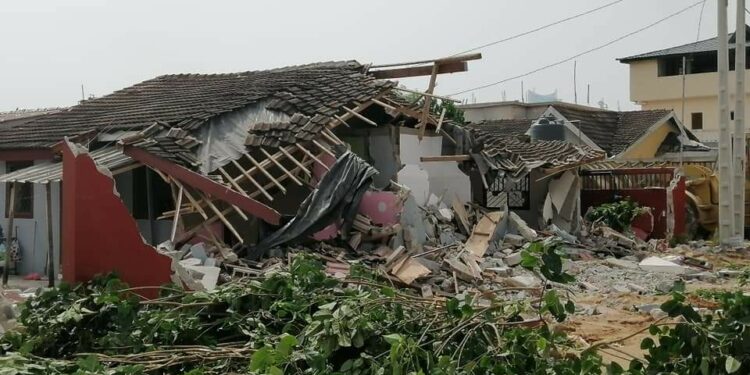 Autoroute Abidjan – Grand-Bassam et Abobo: des maisons et des commerces démolis