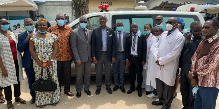 Marcory: Le député Idi Traoré remet une ambulance neuve à l’hôpital général