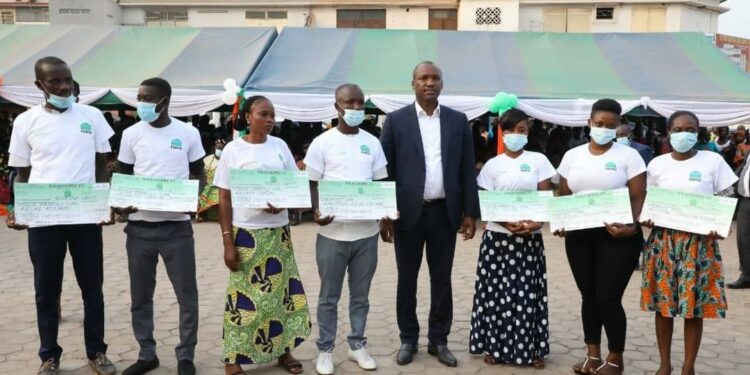 Agneby-Tiassa/Insertion professionnelle  L’Etat accorde 319 millions de Fcfa aux jeunes