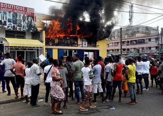 Cocody -Angré Terminus: le magasin « tout à 1000 fcfa » détruit par les flammes