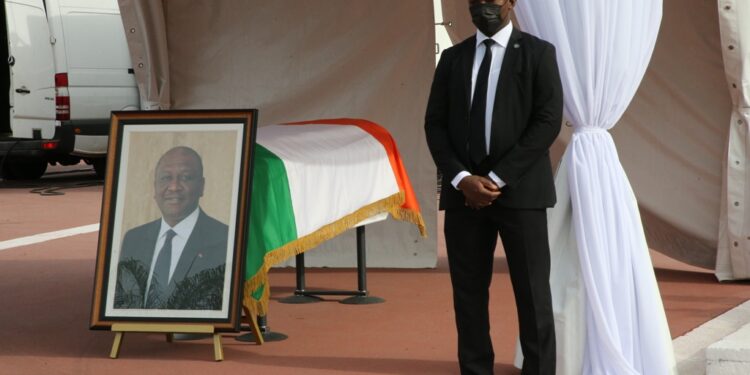 L’album photos de l’hommage de la nation au Premier ministre Hamed Bakayoko le mercredi 17 mars sur l’esplanade de la présidence de la République. Photos : Frat-Mat