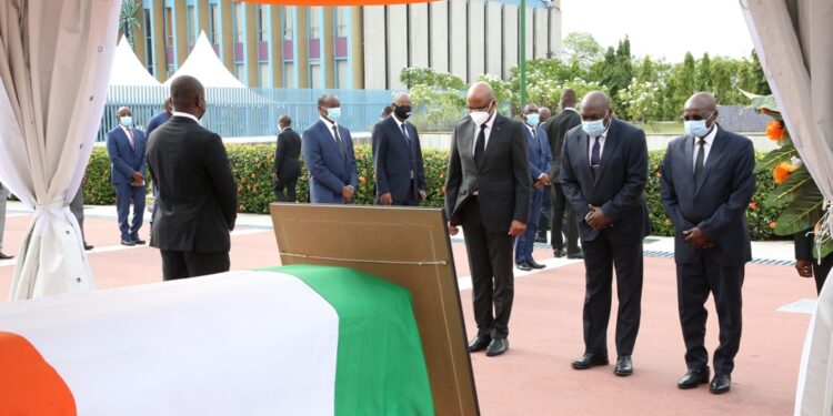 L’album photos de l’hommage de la nation au Premier ministre Hamed Bakayoko le mercredi 17 mars sur l’esplanade de la présidence de la République. Photos : Frat-Mat