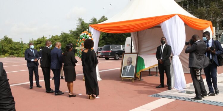 L’album photos de l’hommage de la nation au Premier ministre Hamed Bakayoko le mercredi 17 mars sur l’esplanade de la présidence de la République. Photos : Frat-Mat