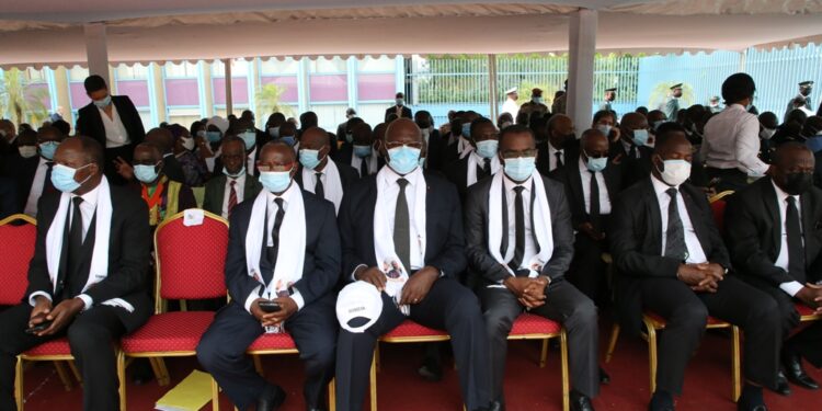 L’album photos de l’hommage de la nation au Premier ministre Hamed Bakayoko le mercredi 17 mars sur l’esplanade de la présidence de la République. Photos : Frat-Mat