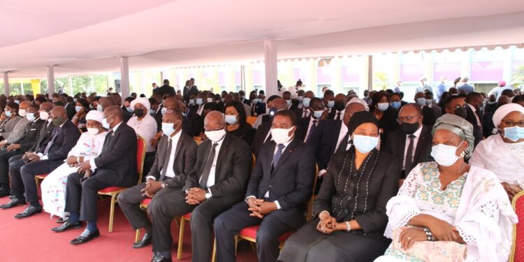 L’album photos de l’hommage de la nation au Premier ministre Hamed Bakayoko le mercredi 17 mars sur l’esplanade de la présidence de la République. Photos : Frat-Mat