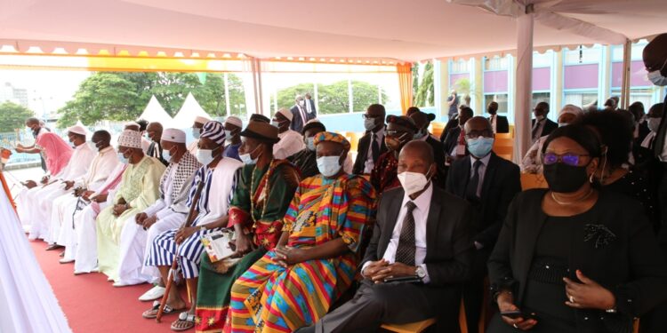L’album photos de l’hommage de la nation au Premier ministre Hamed Bakayoko le mercredi 17 mars sur l’esplanade de la présidence de la République. Photos : Frat-Mat