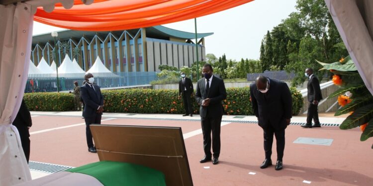 L’album photos de l’hommage de la nation au Premier ministre Hamed Bakayoko le mercredi 17 mars sur l’esplanade de la présidence de la République. Photos : Frat-Mat
