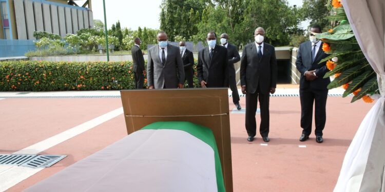 L’album photos de l’hommage de la nation au Premier ministre Hamed Bakayoko le mercredi 17 mars sur l’esplanade de la présidence de la République. Photos : Frat-Mat