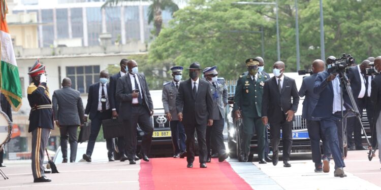 L’album photos de l’hommage de la nation au Premier ministre Hamed Bakayoko le mercredi 17 mars sur l’esplanade de la présidence de la République. Photos : Frat-Mat
