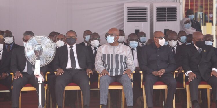 L’album photos de l’hommage de la nation au Premier ministre Hamed Bakayoko le mercredi 17 mars sur l’esplanade de la présidence de la République. Photos : Frat-Mat