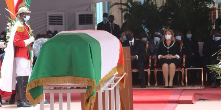 L’album photos de l’hommage de la nation au Premier ministre Hamed Bakayoko le mercredi 17 mars sur l’esplanade de la présidence de la République. Photos : Frat-Mat