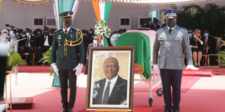 L’album photos de l’hommage de la nation au Premier ministre Hamed Bakayoko le mercredi 17 mars sur l’esplanade de la présidence de la République. Photos : Frat-Mat