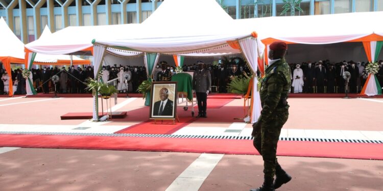 L’album photos de l’hommage de la nation au Premier ministre Hamed Bakayoko le mercredi 17 mars sur l’esplanade de la présidence de la République. Photos : Frat-Mat
