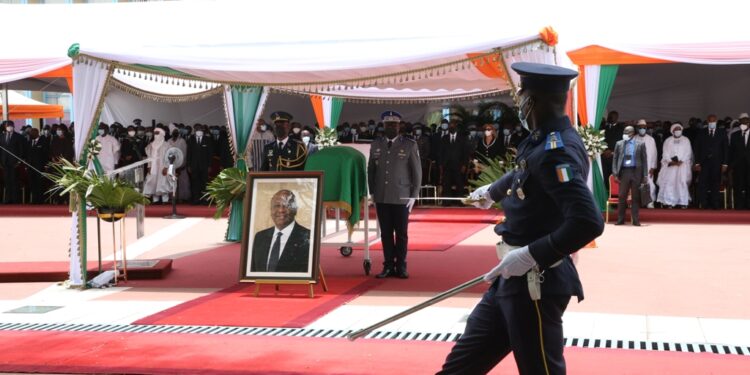 L’album photos de l’hommage de la nation au Premier ministre Hamed Bakayoko le mercredi 17 mars sur l’esplanade de la présidence de la République. Photos : Frat-Mat