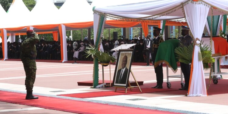 L’album photos de l’hommage de la nation au Premier ministre Hamed Bakayoko le mercredi 17 mars sur l’esplanade de la présidence de la République. Photos : Frat-Mat