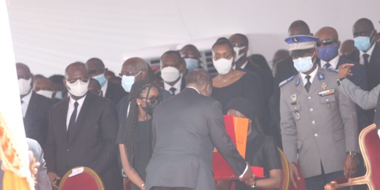 L’album photos de l’hommage de la nation au Premier ministre Hamed Bakayoko le mercredi 17 mars sur l’esplanade de la présidence de la République. Photos : Frat-Mat