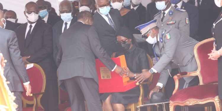 L’album photos de l’hommage de la nation au Premier ministre Hamed Bakayoko le mercredi 17 mars sur l’esplanade de la présidence de la République. Photos : Frat-Mat