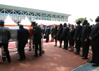 L’album photos de l’hommage de la nation au Premier ministre Hamed Bakayoko le mercredi 17 mars sur l’esplanade de la présidence de la République. Photos : Frat-Mat