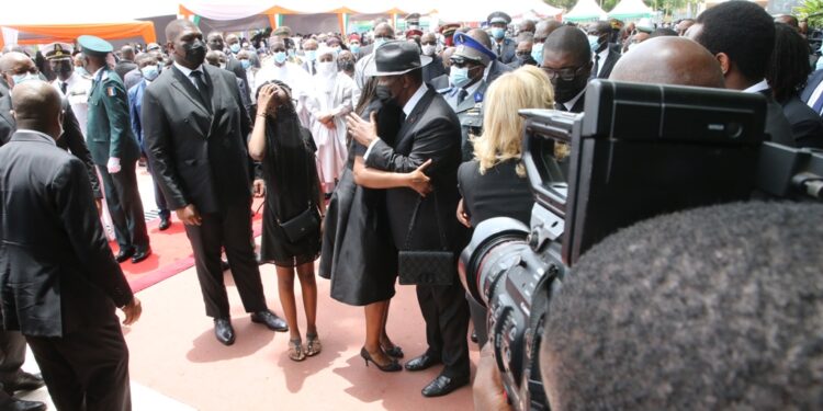 L’album photos de l’hommage de la nation au Premier ministre Hamed Bakayoko le mercredi 17 mars sur l’esplanade de la présidence de la République. Photos : Frat-Mat