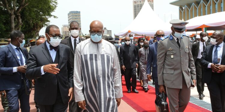 L’album photos de l’hommage de la nation au Premier ministre Hamed Bakayoko le mercredi 17 mars sur l’esplanade de la présidence de la République. Photos : Frat-Mat