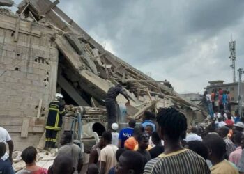 Abidjan : un immeuble s’ecroule à la riviera 2 .