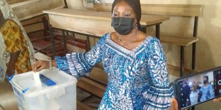 Législatives à Abobo : Après son vote, Kandia Camara convaincue de la victoire du RHDP