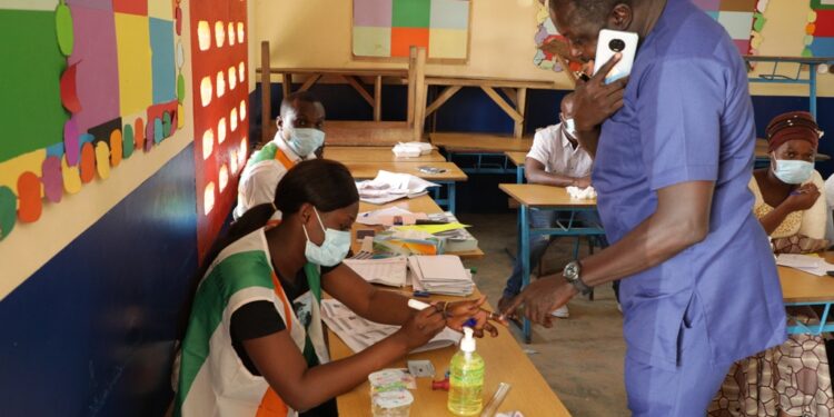 L’album photos du scrutin législatif du 6 mars sur l’étendue du territoire national. Photos Saint Cyrille / Dr