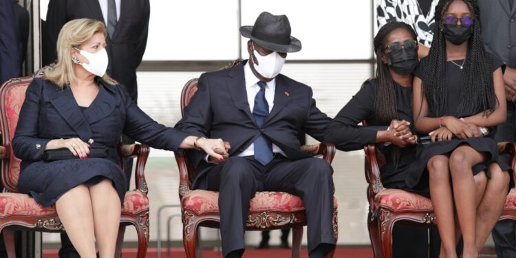 Les images de l’arrivée de la dépouille du premier ministre Hamed Bakayoko décédé le 10 mars en Allemagne. Phs: Saint Cyrille