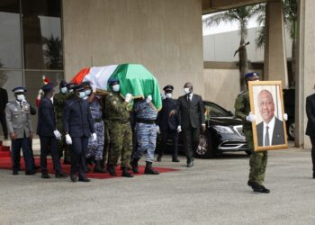 Les images de l’arrivée de la dépouille du premier ministre Hamed Bakayoko décédé le 10 mars en Allemagne. Phs: Saint Cyrille