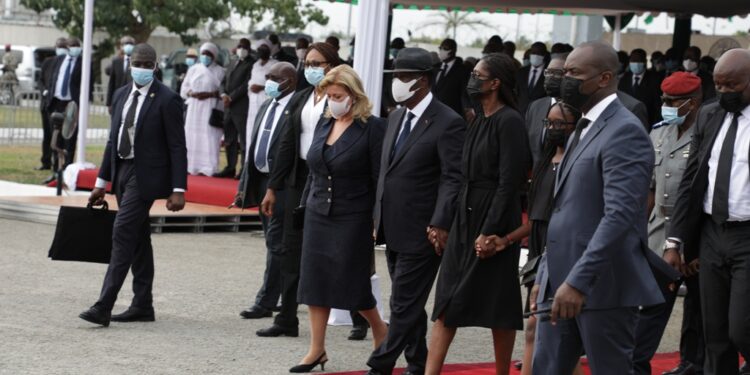 Les images de l’arrivée de la dépouille du premier ministre Hamed Bakayoko décédé le 10 mars en Allemagne. Phs: Saint Cyrille