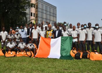 CAN U17 « Maroc 2021 »: Les Eléphanteaux reçoivent le drapeau national avant leur départ