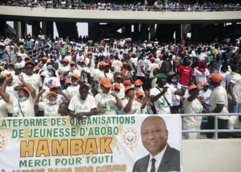 Hommage à Hamed Bakayoko: une marée humaine au stade Ebimpé
